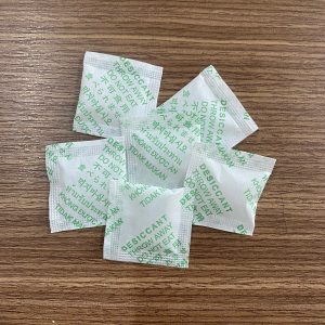 Gói hút ẩm silica gel với bao bì in tiếng việt